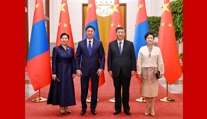 习近平同蒙古国总统呼日勒苏赫举行会谈